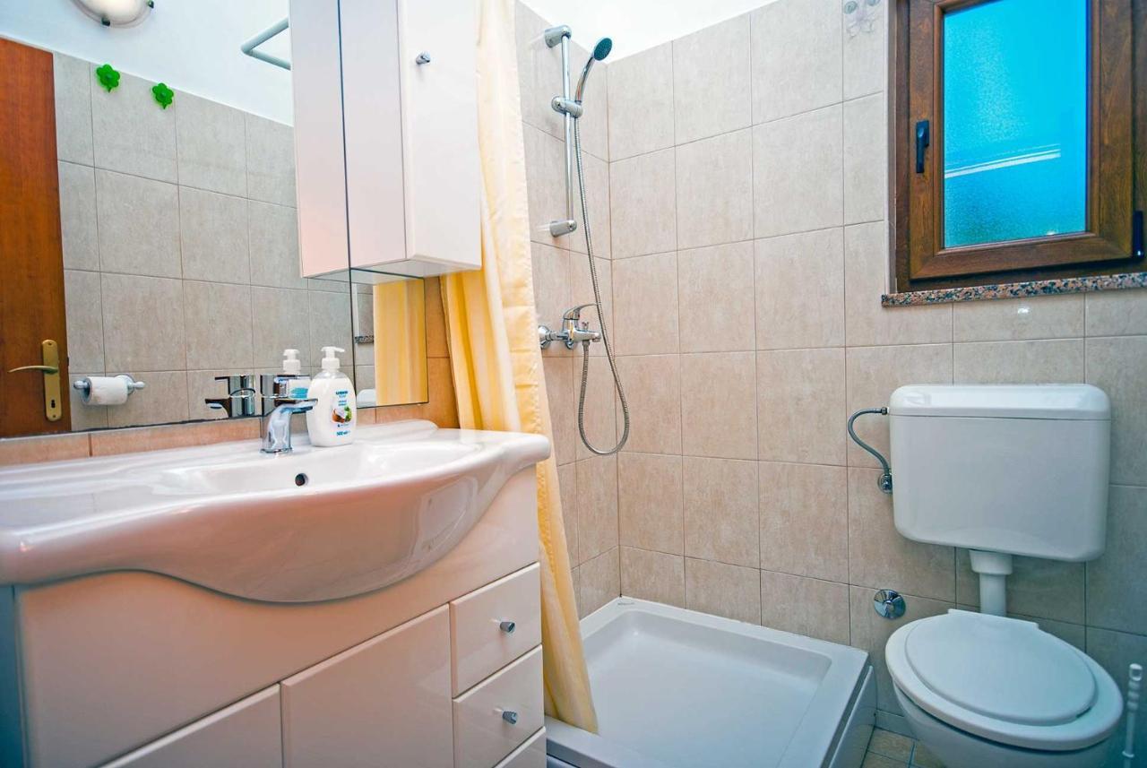 Apartman Kirac Pomer Exterior foto